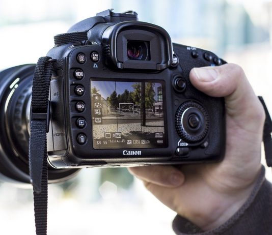 Canon EOS R5 caratteristiche tecniche e novità Canon EOS R5